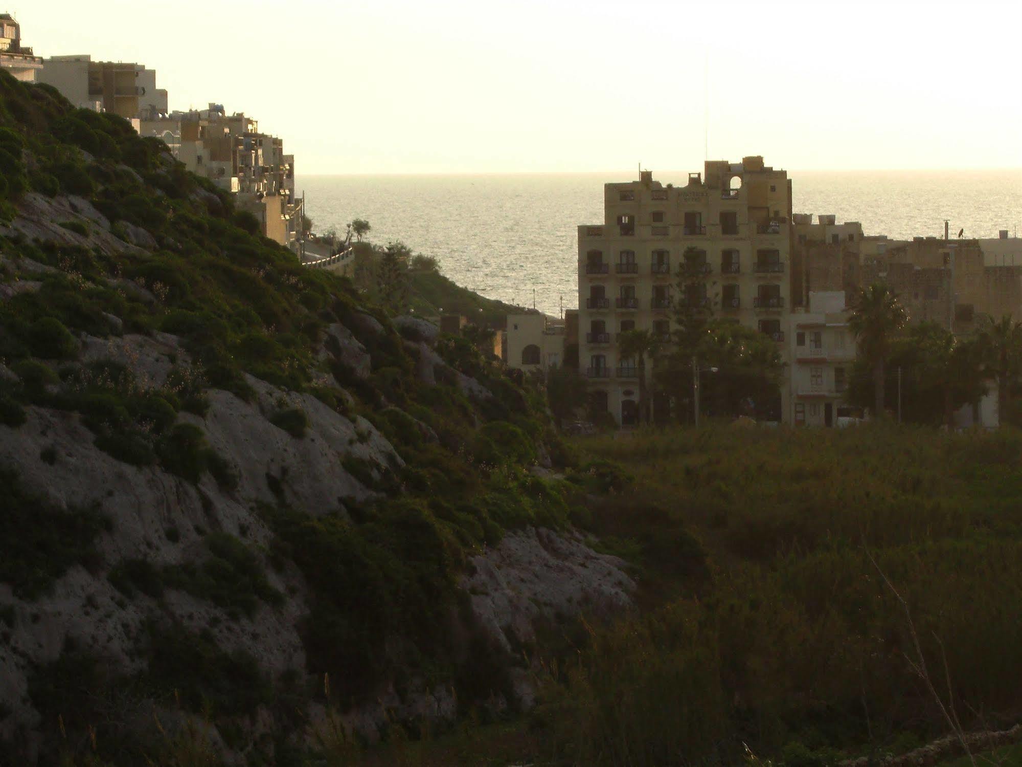 St. Patrick'S Hotel Xlendi Exterior photo